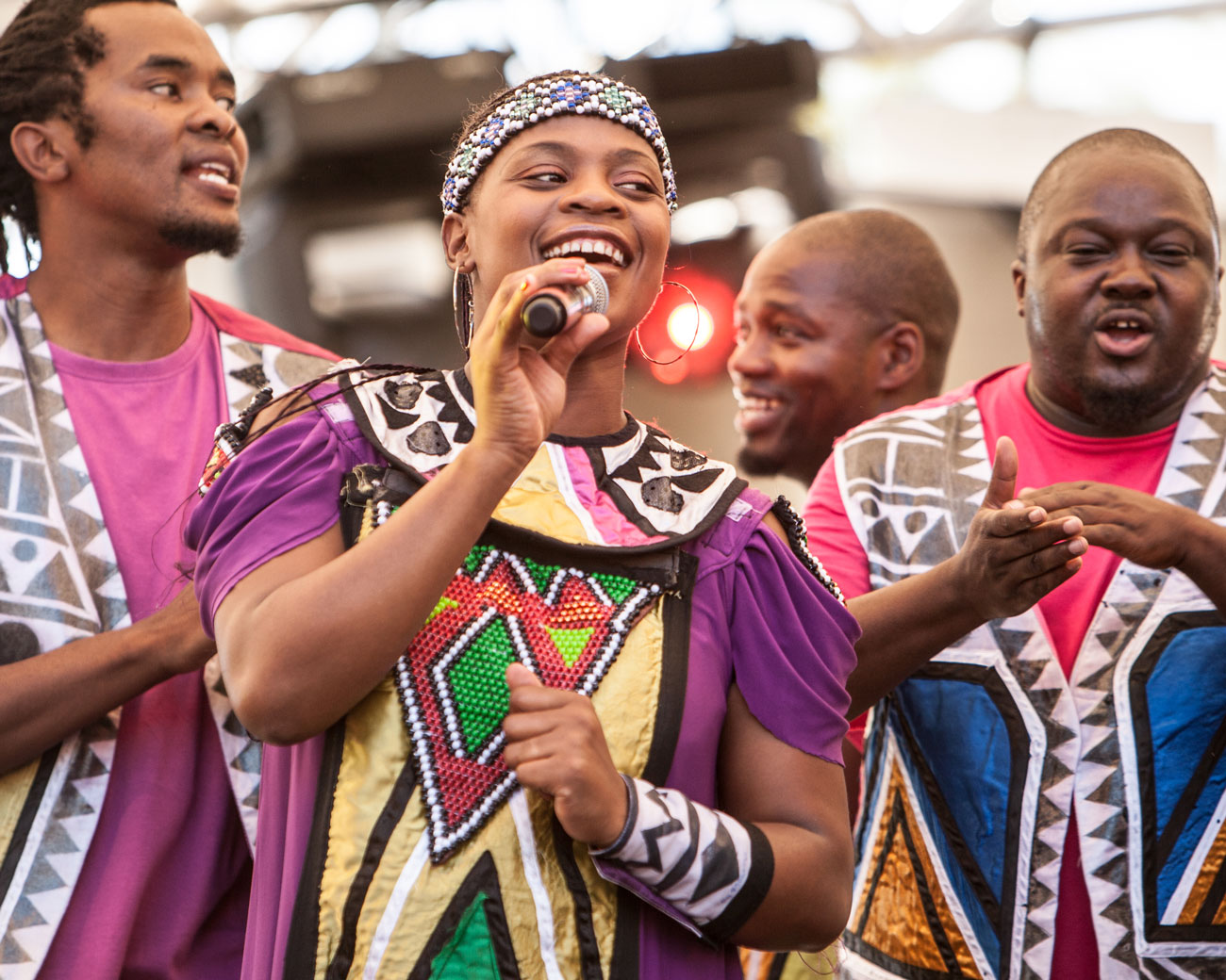 2o0v9483-soweto-gospel-choir